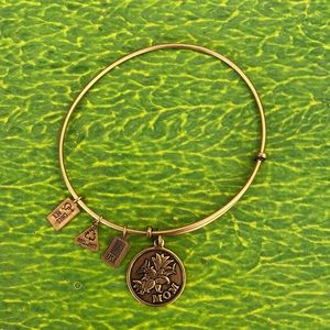 Wind & Fire Mom Charm Gold Bangle Bracelet #214